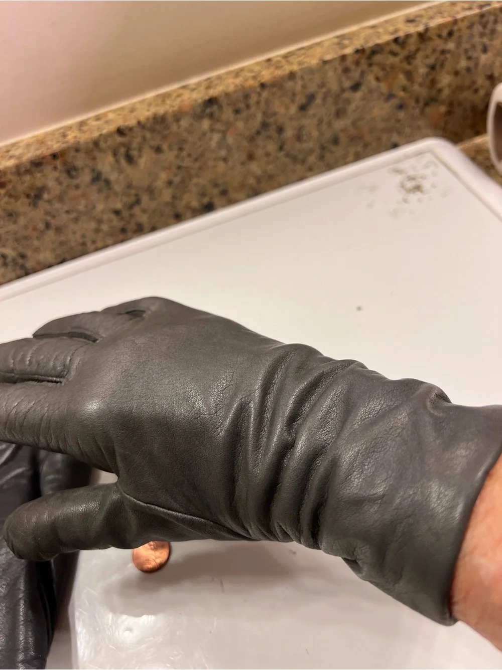 Gray Women's Leather Gloves Size Medium Lined Preowned